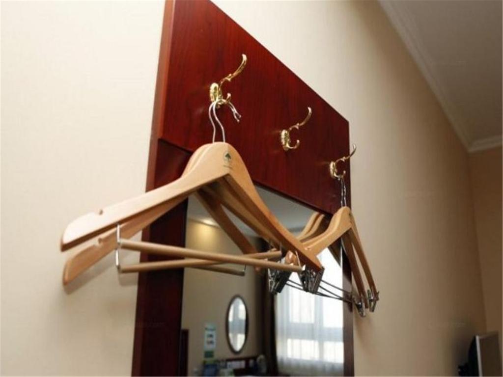Greentree Inn Shanghai Dongming Road Subway Station Express Hotel Exterior photo