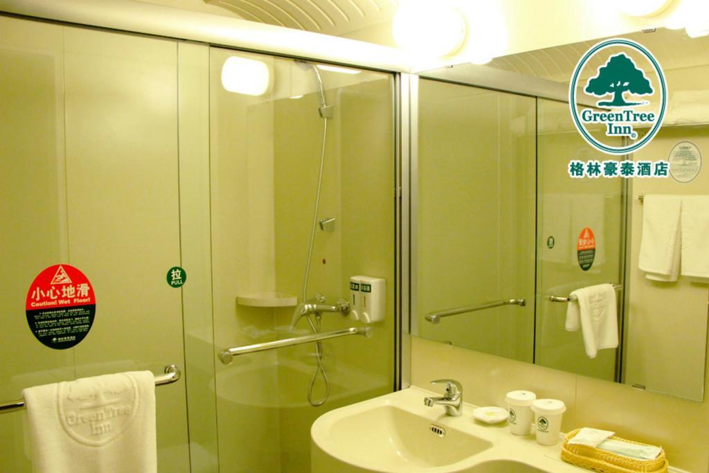 Greentree Inn Shanghai Dongming Road Subway Station Express Hotel Exterior photo